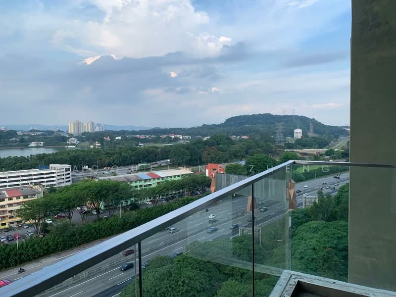 Servis Apartment untuk Dijual di Univ 360 Place - Jacqueline Zheng - Balcony - PropertyGuru.com.my