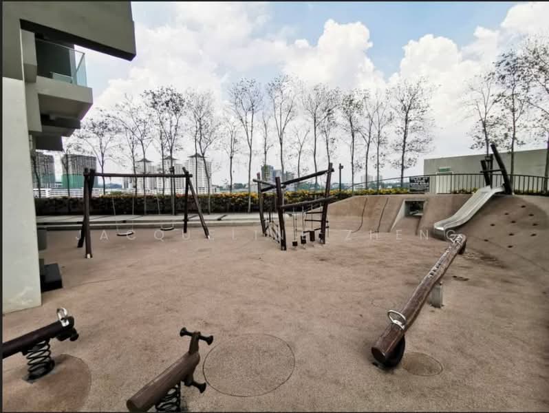 Servis Apartment untuk Dijual di Univ 360 Place - Jacqueline Zheng - Childern Playground - PropertyGuru.com.my