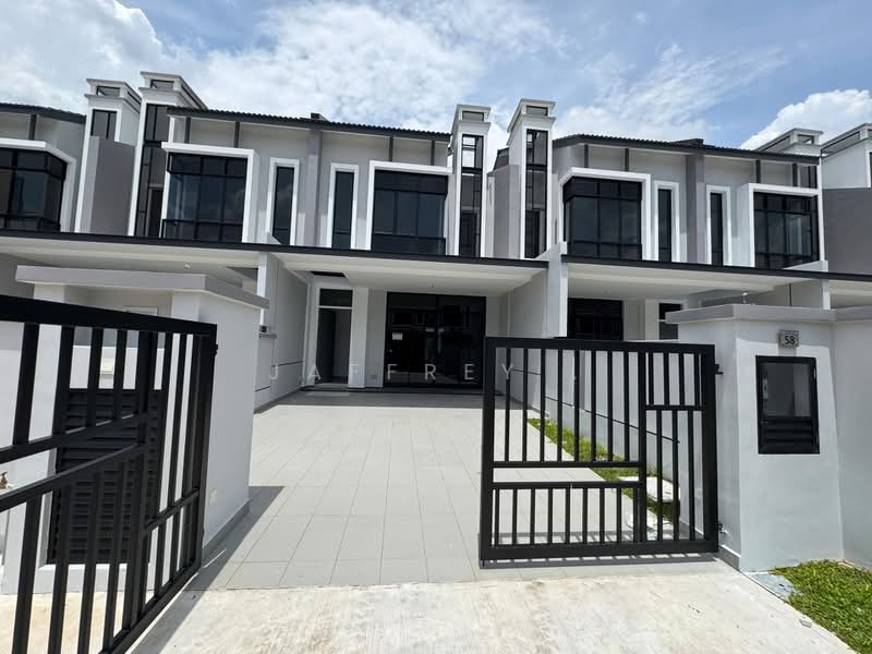 Rumah Teres 2 Tingkat untuk Disewa di Taman Mount Austin (Tebrau) - Jaffrey . - PropertyGuru.com.my