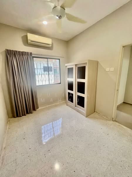 Rumah Teres 1 Tingkat untuk Disewa di Taman Tun Dr Ismail (Kuala Lumpur) - Juliana Mahmud - Bedroom - PropertyGuru.com.my