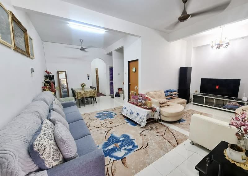 Rumah Teres 2 Tingkat untuk Dijual di Taman Pulai Emas (Kulai) - Sufi Norman - Living Room - PropertyGuru.com.my