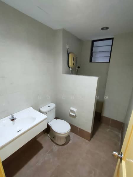 Kondominium untuk Dijual di Casa Tropicana - Wind Cheang - Bathroom - PropertyGuru.com.my