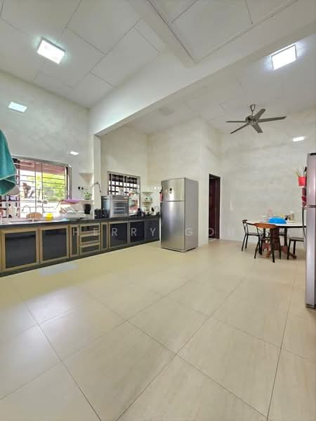 Rumah Banglo untuk Dijual di Taman Melodies (Johor Bahru) - Herry Goh - Kitchen - PropertyGuru.com.my