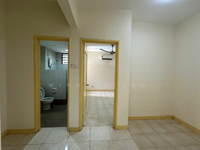 Kondominium untuk Dijual di Casa Tropicana - Wind Cheang - Bathroom - PropertyGuru.com.my
