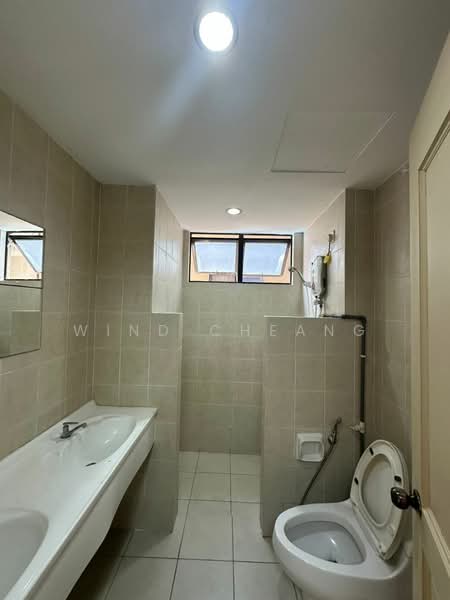 Kondominium untuk Dijual di Casa Tropicana - Wind Cheang - Bathroom - PropertyGuru.com.my