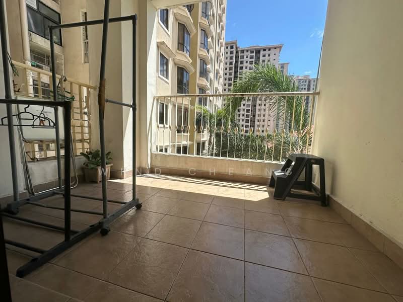 Kondominium untuk Dijual di Casa Tropicana - Wind Cheang - Balcony - PropertyGuru.com.my