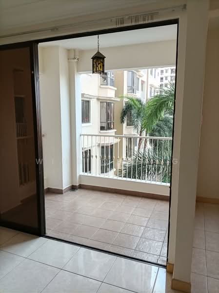 Kondominium untuk Dijual di Casa Tropicana - Wind Cheang - Balcony - PropertyGuru.com.my