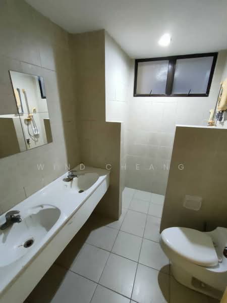 Kondominium untuk Dijual di Casa Tropicana - Wind Cheang - Bathroom - PropertyGuru.com.my