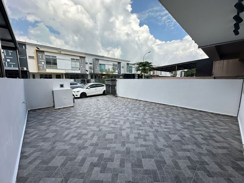 Rumah Teres 2 Tingkat untuk Disewa di Setia Tropika (Johor Bahru) - Jaffrey . - PropertyGuru.com.my