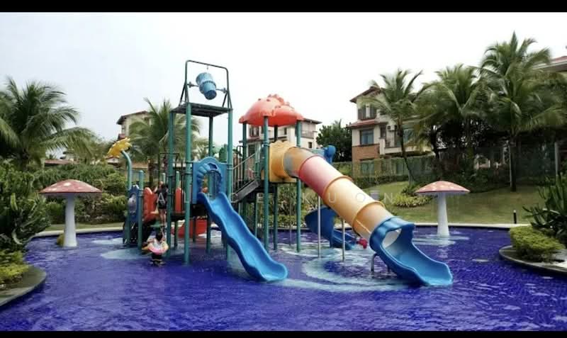Semi-Detached House for Sale in Diamond City (Semenyih) - Alice Kuon - Pool - PropertyGuru.com.my