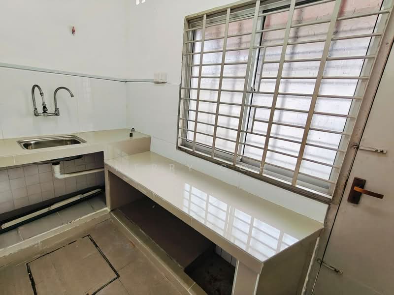 Rumah Teres 1 Tingkat untuk Dijual di Taman Pelangi (Johor Bahru) - Herry Goh - Kitchen - PropertyGuru.com.my