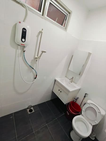 Rumah Teres 1 Tingkat untuk Dijual di Taman Pelangi (Johor Bahru) - Herry Goh - Bathroom - PropertyGuru.com.my