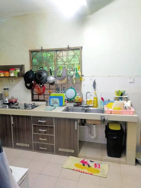 Rumah Teres 2 Tingkat untuk Dijual di Bandar Putra Permai (Seri Kembangan) - Tengku Zairi - PropertyGuru.com.my