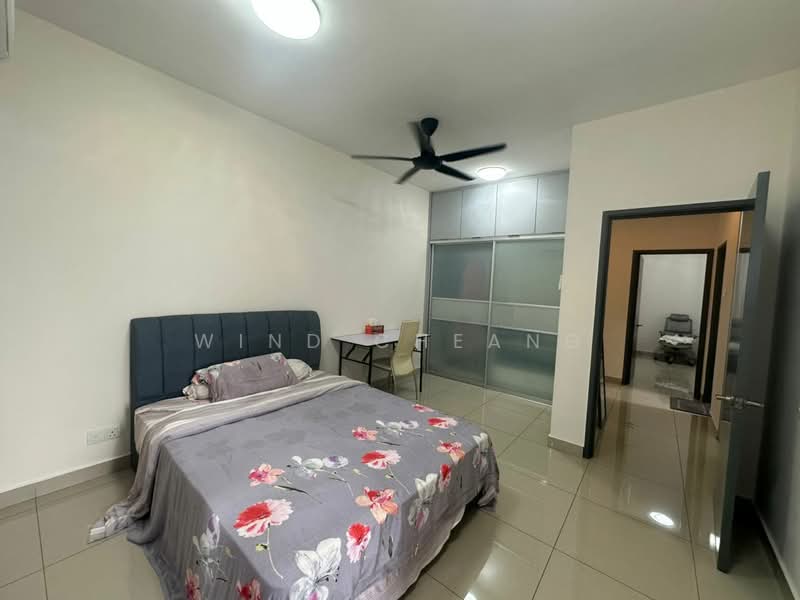 Kondominium untuk Dijual di Casa Tropicana - Wind Cheang - Bedroom - PropertyGuru.com.my