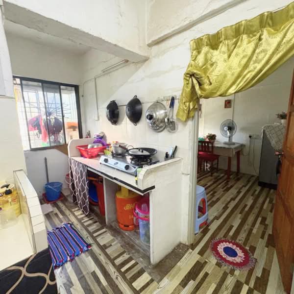 Flat for Sale at Medan Angsana (Farlim 2) - Ann Khor - Kitchen - PropertyGuru.com.my