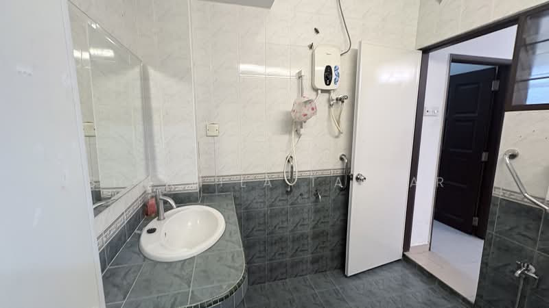 Terraced House for Rent in Bangsar (Kuala Lumpur) - Sharmila Taluar - Bathroom - PropertyGuru.com.my