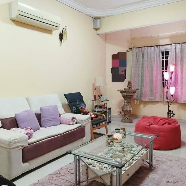 2-storey Terraced House for Sale in Teluk Pulai (Klang) - Surendran Karapiah - Living Room - PropertyGuru.com.my