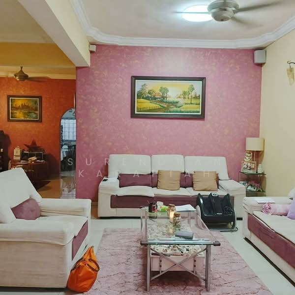 2-storey Terraced House for Sale in Teluk Pulai (Klang) - Surendran Karapiah - Living Room - PropertyGuru.com.my