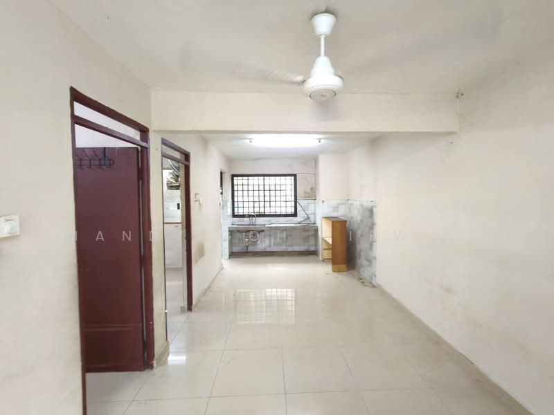 Flat for Sale at Flat Taman Ungku Tun Aminah - Mandy Goh Siew Li - Kitchen - PropertyGuru.com.my