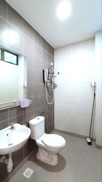 Cluster House for Sale in Taman Sutera Utama (Skudai) - Karl Lim - Bathroom - PropertyGuru.com.my