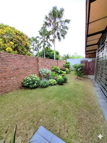 Cluster House for Sale in Taman Sutera Utama (Skudai) - Karl Lim - Garden - PropertyGuru.com.my