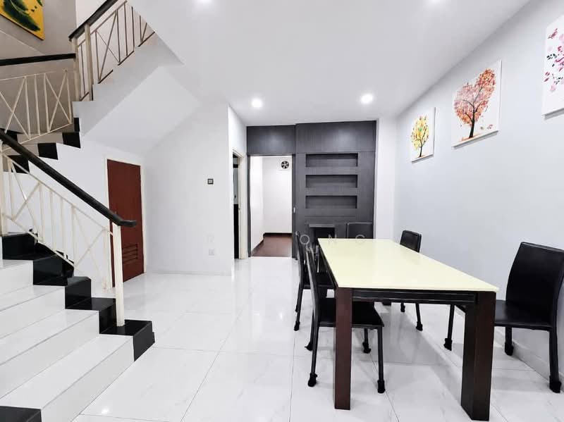 Rumah Teres 2 Tingkat untuk Disewa di Taman Mount Austin (Tebrau) - Kris Ong - Dining Room - PropertyGuru.com.my