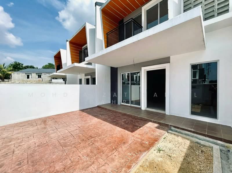 Rumah Teres 2-Tingkat untuk Dijual di Kampung Selangor Dredging (Dengkil) - Mohd Aizat Saiful Bahri - Exterior - PropertyGuru.com.my