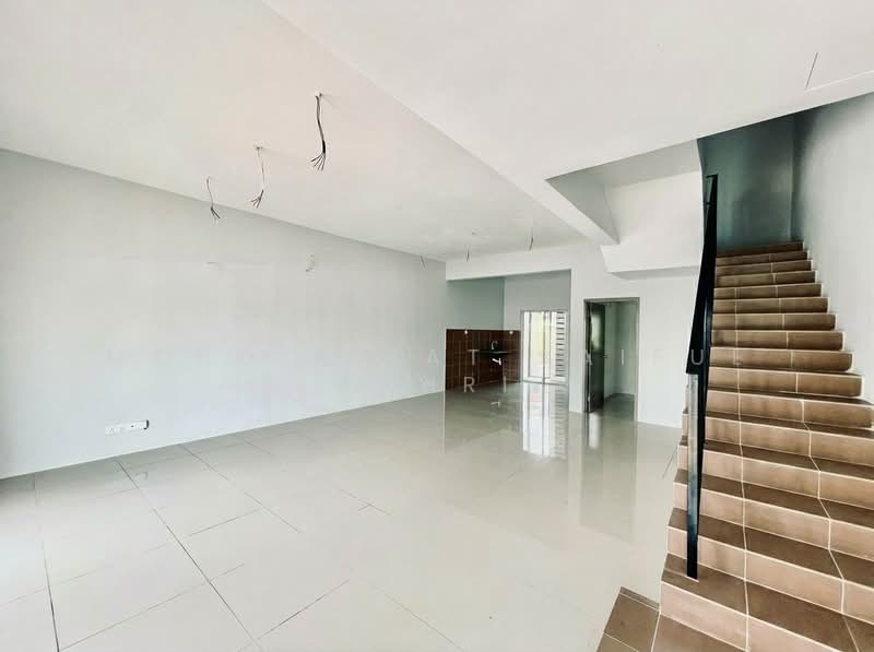 Rumah Teres 2-Tingkat untuk Dijual di Kampung Selangor Dredging (Dengkil) - Mohd Aizat Saiful Bahri - Interior - PropertyGuru.com.my