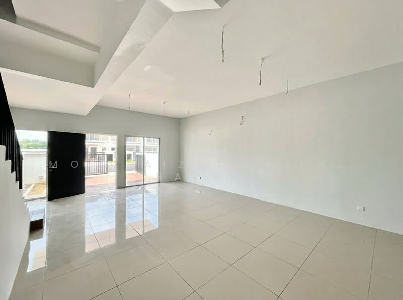 Rumah Teres 2-Tingkat untuk Dijual di Kampung Selangor Dredging (Dengkil) - Mohd Aizat Saiful Bahri - Living Room - PropertyGuru.com.my