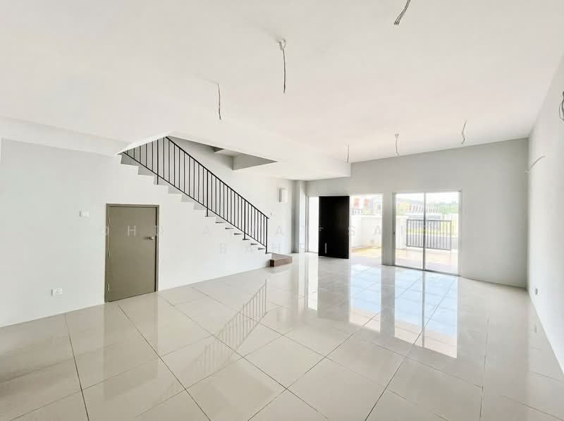 Rumah Teres 2-Tingkat untuk Dijual di Kampung Selangor Dredging (Dengkil) - Mohd Aizat Saiful Bahri - Living Room - PropertyGuru.com.my