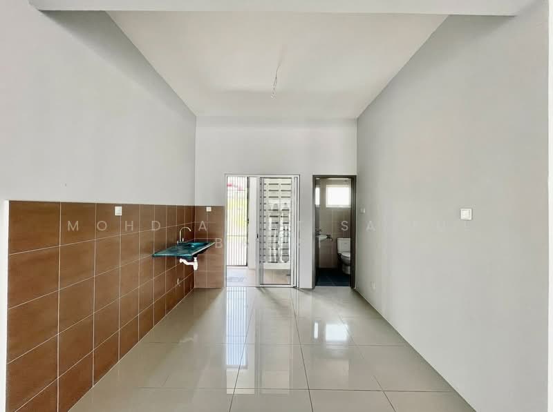 Rumah Teres 2-Tingkat untuk Dijual di Kampung Selangor Dredging (Dengkil) - Mohd Aizat Saiful Bahri - Kitchen - PropertyGuru.com.my