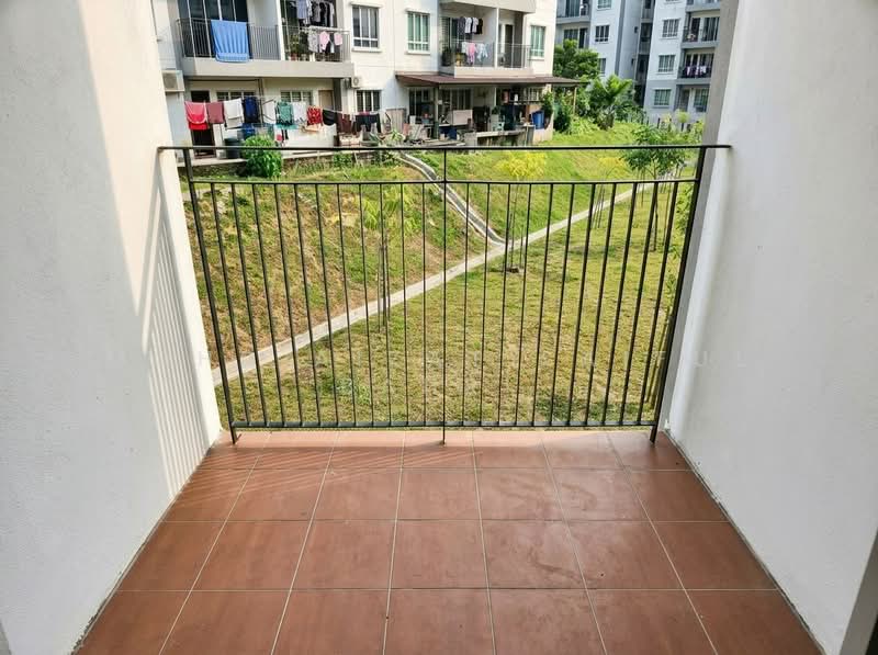 Rumah Teres 2-Tingkat untuk Dijual di Kampung Selangor Dredging (Dengkil) - Mohd Aizat Saiful Bahri - Balcony - PropertyGuru.com.my