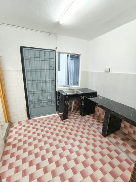 Rumah Teres 2 Tingkat untuk Dijual di Taman Megah Ria (Masai) - Mandy Goh Siew Li - Kitchen - PropertyGuru.com.my