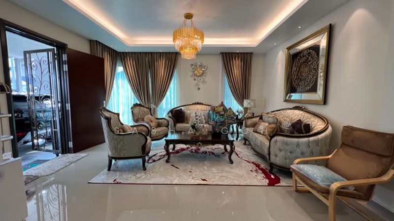 Semi-Detached House for Sale in Taman Equine (Seri Kembangan) - Sasha Goh - Living Room - PropertyGuru.com.my