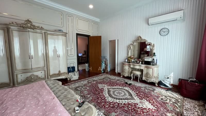 Semi-Detached House for Sale in Taman Equine (Seri Kembangan) - Sasha Goh - Master Bedroom - PropertyGuru.com.my