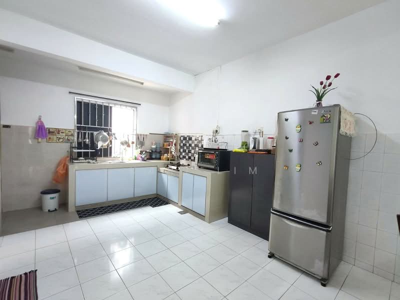 2-storey Terraced House for Sale in Taman Daya (Johor Bahru) - Karl Lim - Kitchen - PropertyGuru.com.my