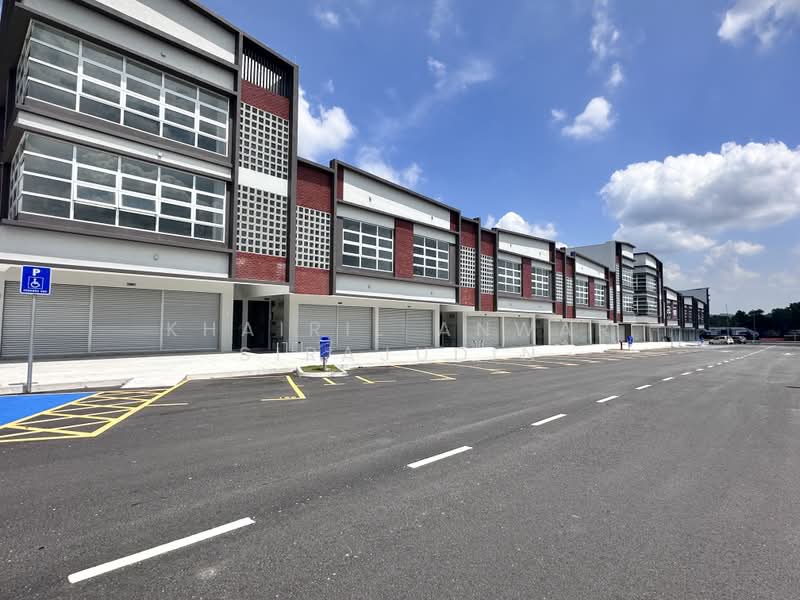 Shop / Office for Rent in Elmina (Shah Alam) - Khairil Anwar Sirajudin - Exterior - PropertyGuru.com.my