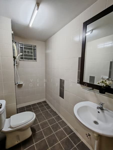 Pangsapuri untuk Disewa di Seri Baiduri - Veni Foo Yoke Fuang - Bathroom - PropertyGuru.com.my