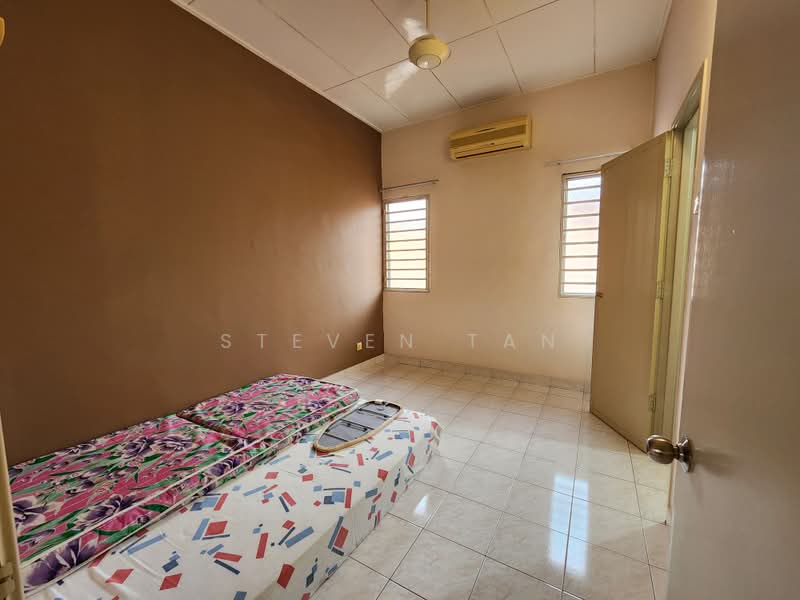 2-storey Terraced House for Sale in Taman Putra Prima (Puchong) - Steven Tan - Bedroom - PropertyGuru.com.my