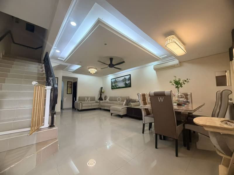 Rumah Teres 2 Tingkat untuk Dijual di Bandar Damai Perdana (Cheras) - Yumiko Kew - Living Room - PropertyGuru.com.my