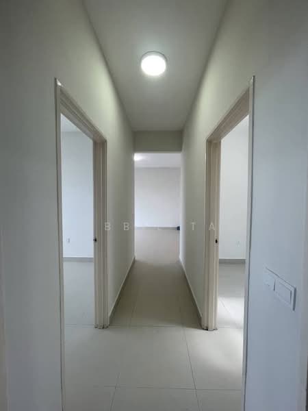 Pangsapuri untuk Dijual di Perling Heights Apartments - Robbie Tan - Corridor - PropertyGuru.com.my