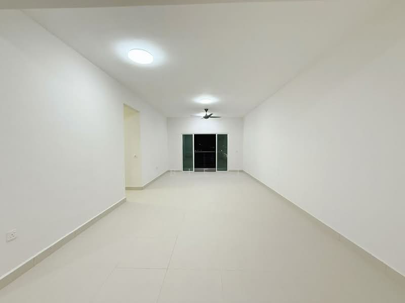 Pangsapuri untuk Dijual di Perling Heights Apartments - Robbie Tan - Living Room - PropertyGuru.com.my