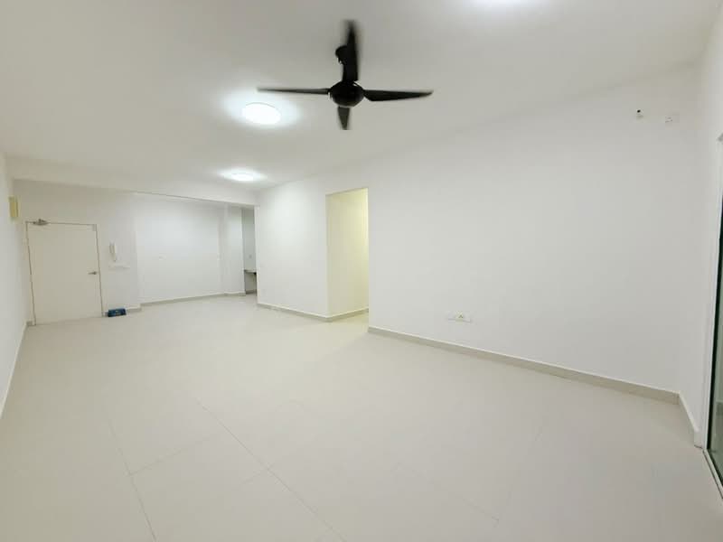 Pangsapuri untuk Dijual di Perling Heights Apartments - Robbie Tan - Living Room - PropertyGuru.com.my