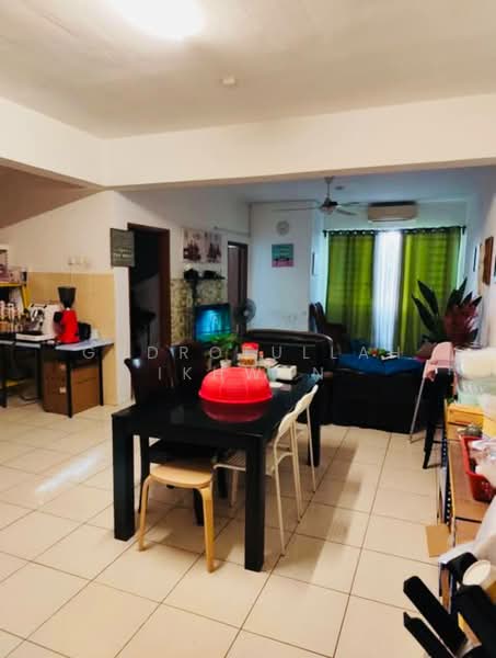 Pangsapuri untuk Dijual di Green Suria Apartment - Gudrotullah Ikhwan - Living Room - PropertyGuru.com.my