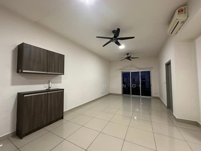 Kondominium untuk Dijual di The Wharf Residence - Ivy Chong - Living Room - PropertyGuru.com.my