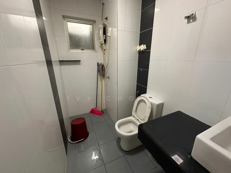 Kondominium untuk Dijual di The Wharf Residence - Ivy Chong - Bathroom - PropertyGuru.com.my