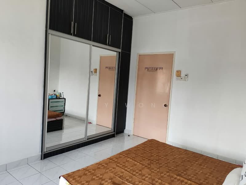 2-storey Terraced House for Sale in Taman Putra Prima (Puchong) - Joey Wong - Bedroom - PropertyGuru.com.my