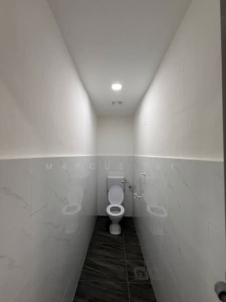 Rumah Teres 1 Tingkat untuk Dijual di Taman Teratai (Kulai) - Marcus Tey - Bathroom - PropertyGuru.com.my