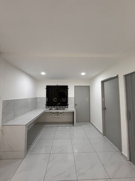 Rumah Teres 1 Tingkat untuk Dijual di Taman Teratai (Kulai) - Marcus Tey - Kitchen - PropertyGuru.com.my