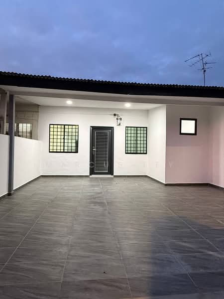 Rumah Teres 1 Tingkat untuk Dijual di Taman Teratai (Kulai) - Marcus Tey - Exterior - PropertyGuru.com.my